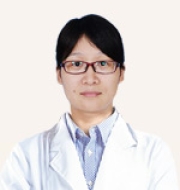 赖东兰 广州中医药大学第一附属医院儿科主任医师，医学博士，硕士研究生导师，全国名老中医药专家及广东省名中医学术经验传承人。提倡中西协同，内外合治，结合小儿体质指导膳食生活及用药，保障儿童身心健康。