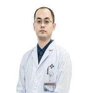 陈雷雷  广州中医药大学第三附属医院骨一科(关节中心关节科、骨病科)副主任，主任医师，博士研究生，博士研究生导师，师从我国著名股骨头坏死专家何伟教授。从事中医骨伤科临床、教学、科研工作20余年，所参与