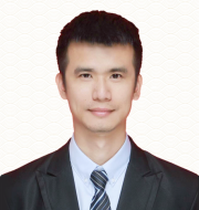 陈创荣  广东省中医院 呼吸内科 副主任医师，副教授，擅长：中西医结合治疗呼吸系统疾病，如慢性咳嗽、慢性阻塞性肺疾病、肺结节、支气管哮喘、上呼吸道感染等。