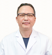 万晓刚 广州中医药大学教授，内分泌科主任医师  医学博士。擅长：糖尿病及多种并发症、甲状腺功能亢进症等，兼擅心血管系统疾病如冠心病、风心病、肺心病、慢性充血性心力衰竭等。