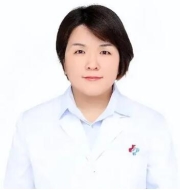 关永格 广州中医药大学第三附属医院 中医妇科主任医师，硕士研究生导师 医学博士。师从于李坤寅教授，从事妇科临床、教学、科研工作10余年。