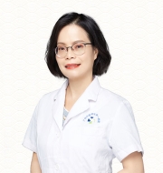韩宇霞  广州中医药大学副教授 中医妇科副主任医师，中医学（妇科）硕士。长期从事中医妇科临床，熟练掌握妇科常见病、多发病的中西医诊疫方案和各项临床技能。