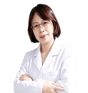 陈礼梅，主任医师 ，湖南医科大学毕业， 📄发表学术论文《安神调肝汤治疗肝郁型围绝经期失眠症》，专注肝郁型失眠开展临床研究，探索中药方剂调理睡眠障碍的辨证施治思路与临床疗效。📌擅长：从事临床医疗和科研工