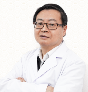 杨洪涌 主要从事中医和中西医结合消化病的医疗、科研、教学工作。国家名老中医学术经验继承人 广东省中医名医培养对象 广东省高等院校“千百十人才工程”校级培养对象。