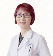高洁 师承全国名中医吕英教授；曾多次被派往美国进行中医治疗失眠方面的讲学和学术交流；1989年毕业于福建中医学院；2000年在广州中医药大学修读中医内科学并获得医学博士学位；在2022年取得暨南大